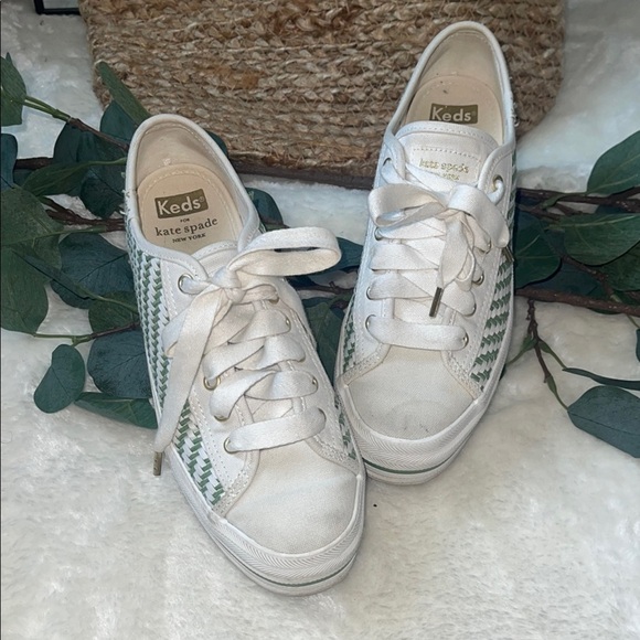 Kate Spade White and Green Sneakers with Modern Design - Picture 3 of 10